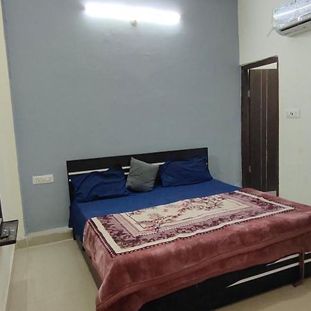 Shri Jee Dham Near Prem Mandir Hotel Vrindāvan Eksteriør billede