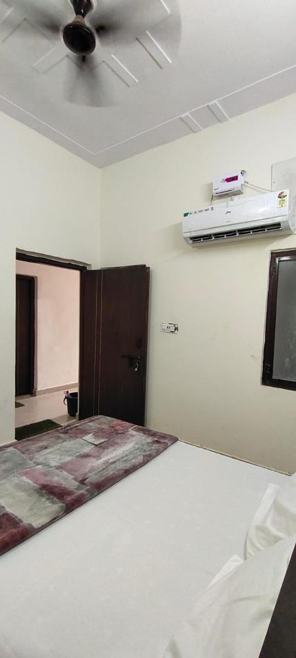 Shri Jee Dham Near Prem Mandir Hotel Vrindāvan Eksteriør billede