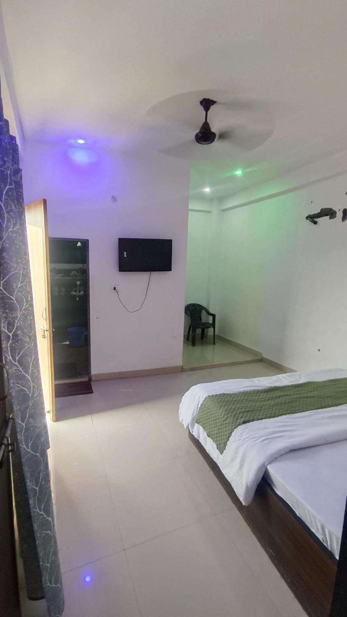 Shri Jee Dham Near Prem Mandir Hotel Vrindāvan Eksteriør billede